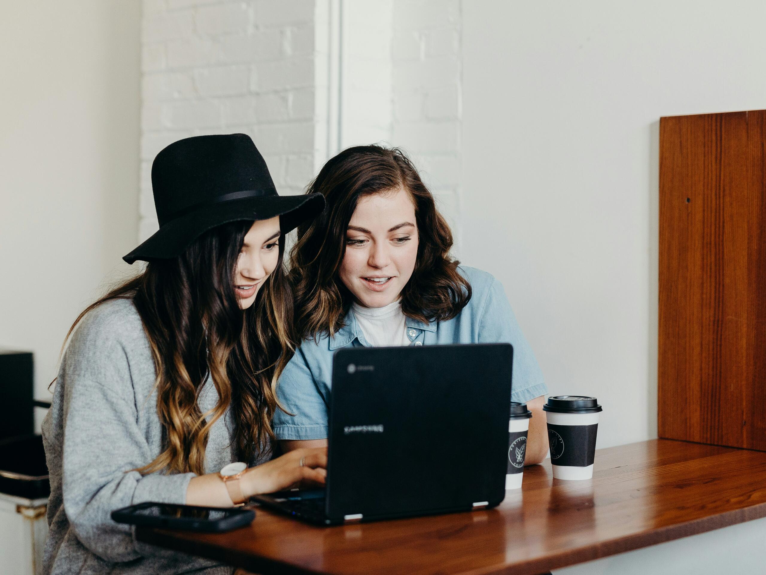 Connecting. Working together.